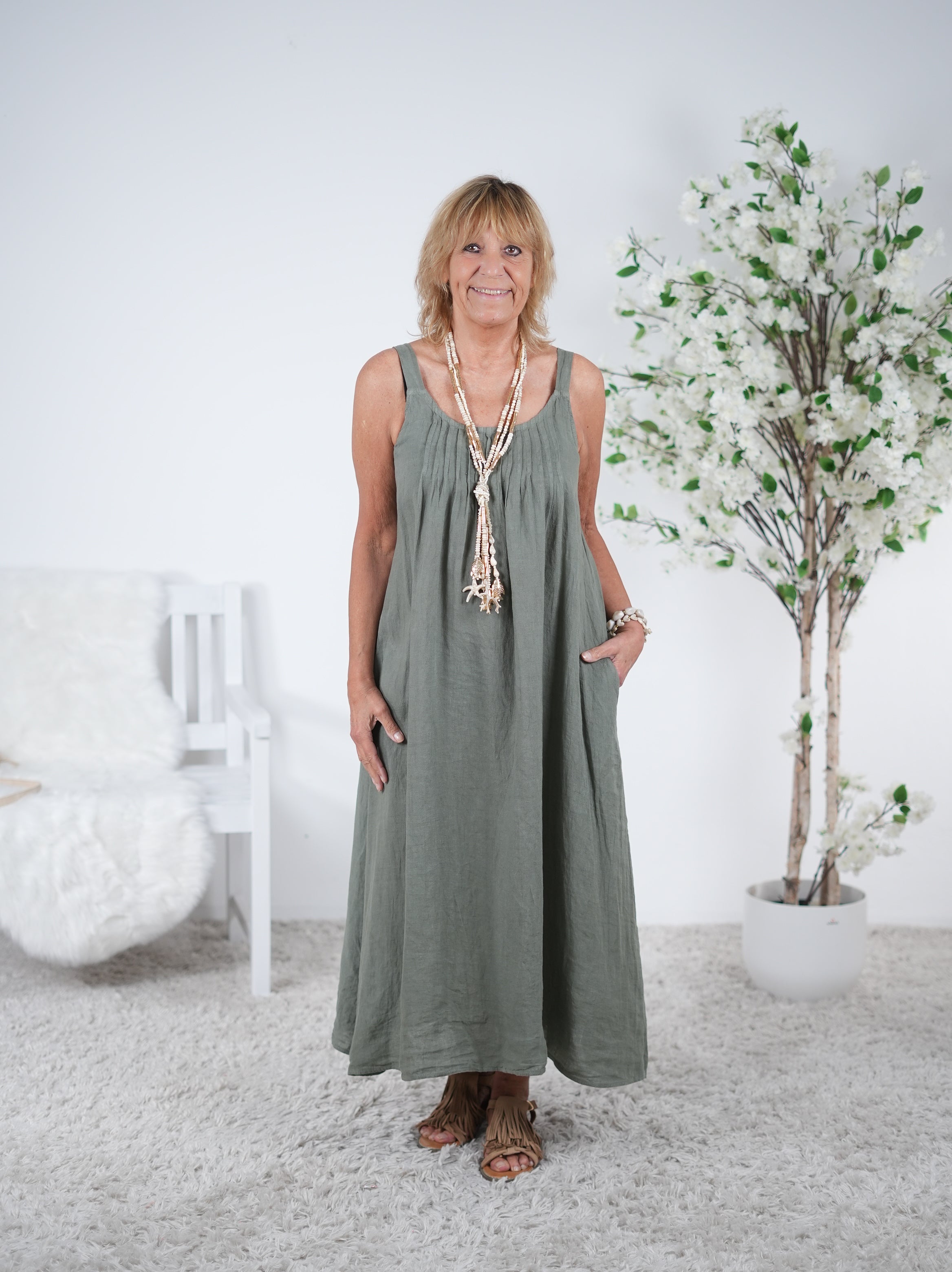 Leinen Kleid mit breiten Trägern Einheitsgröße (ca Gr. 40-44) Olive