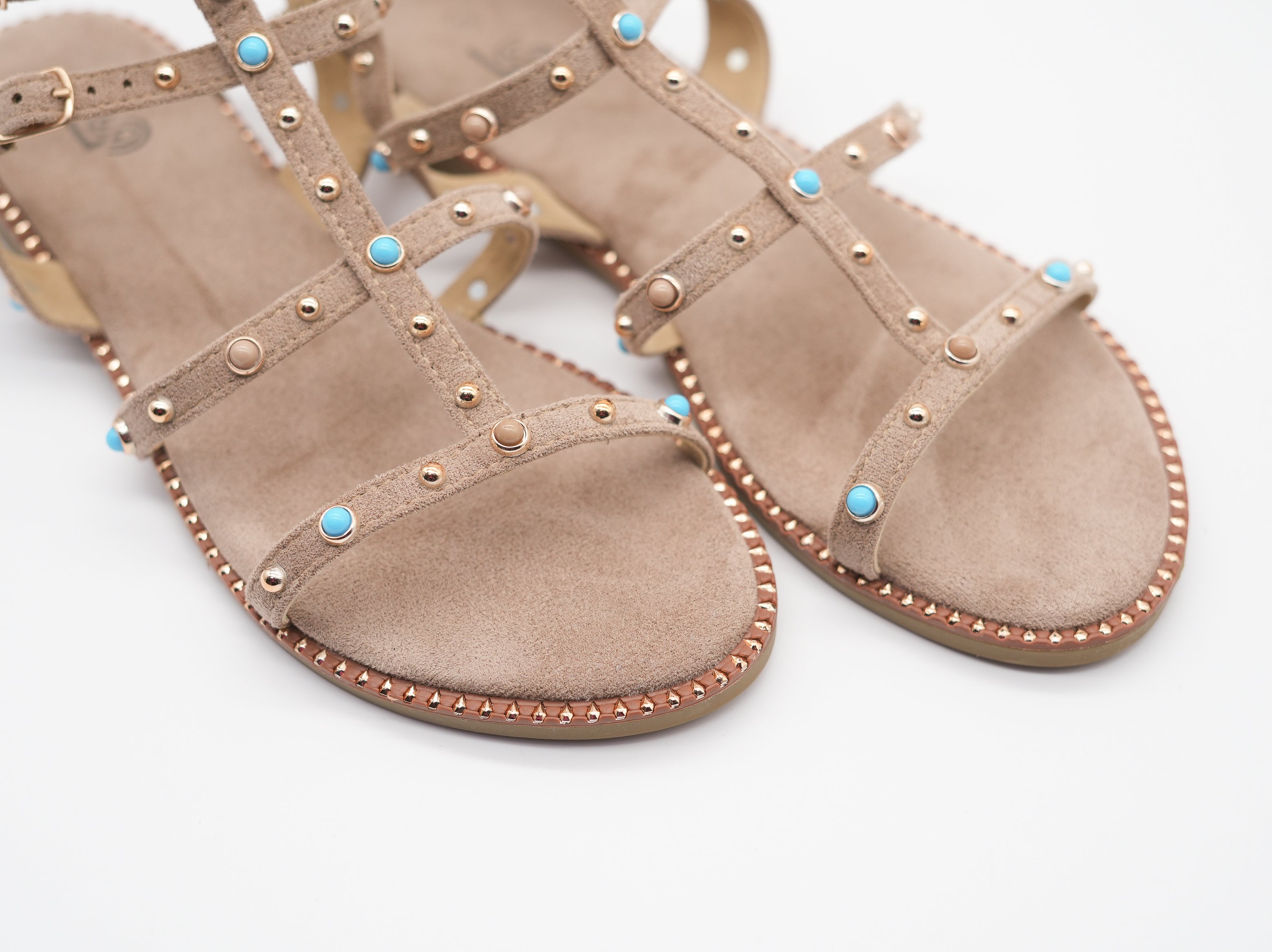 Sandalen mit Nieten