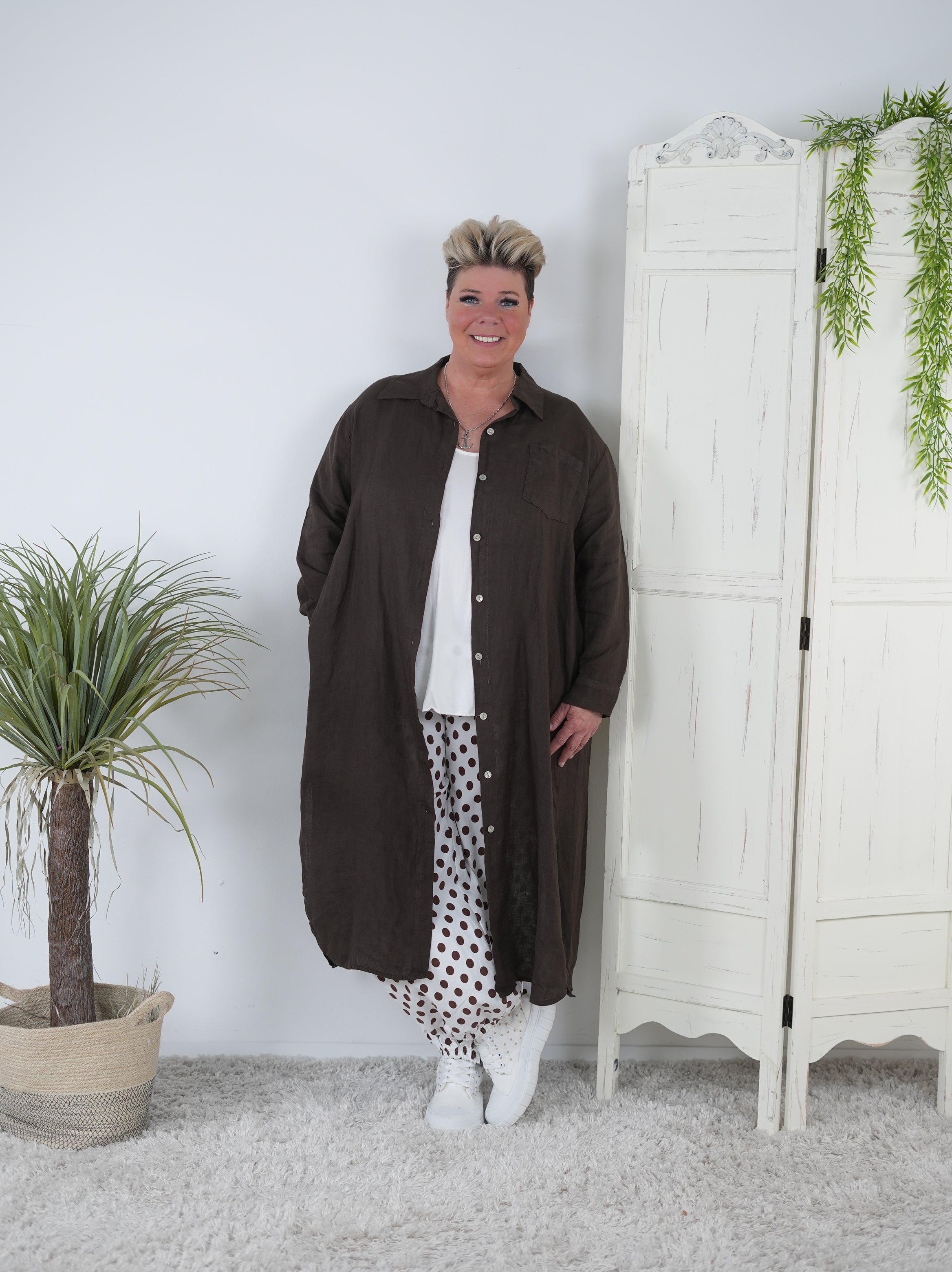 Leinen Hemdkleid mit seitlichen Schlitzen
