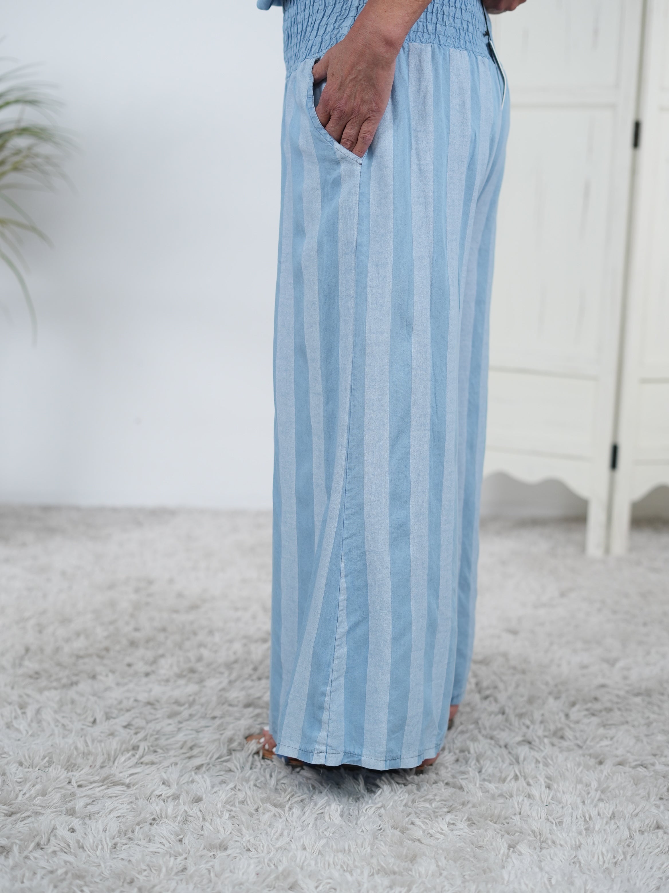 gestreifte Marlenehose mit elastischem Bündchen