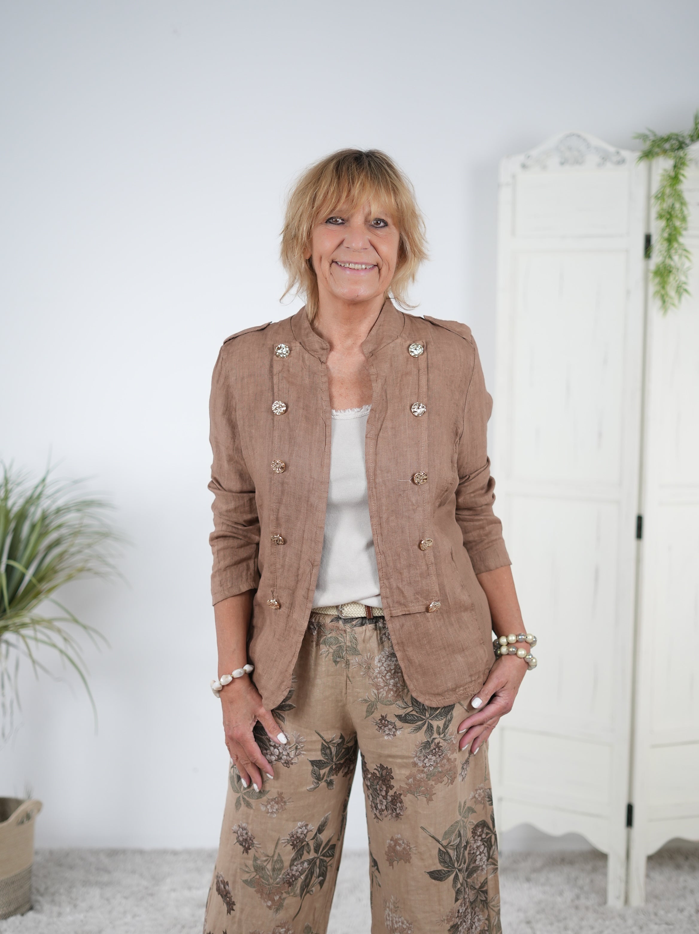 sportlicher Leinen Blazer mit goldenen Knöpfen Einheitsgröße (ca Gr. 38-42) Nougat