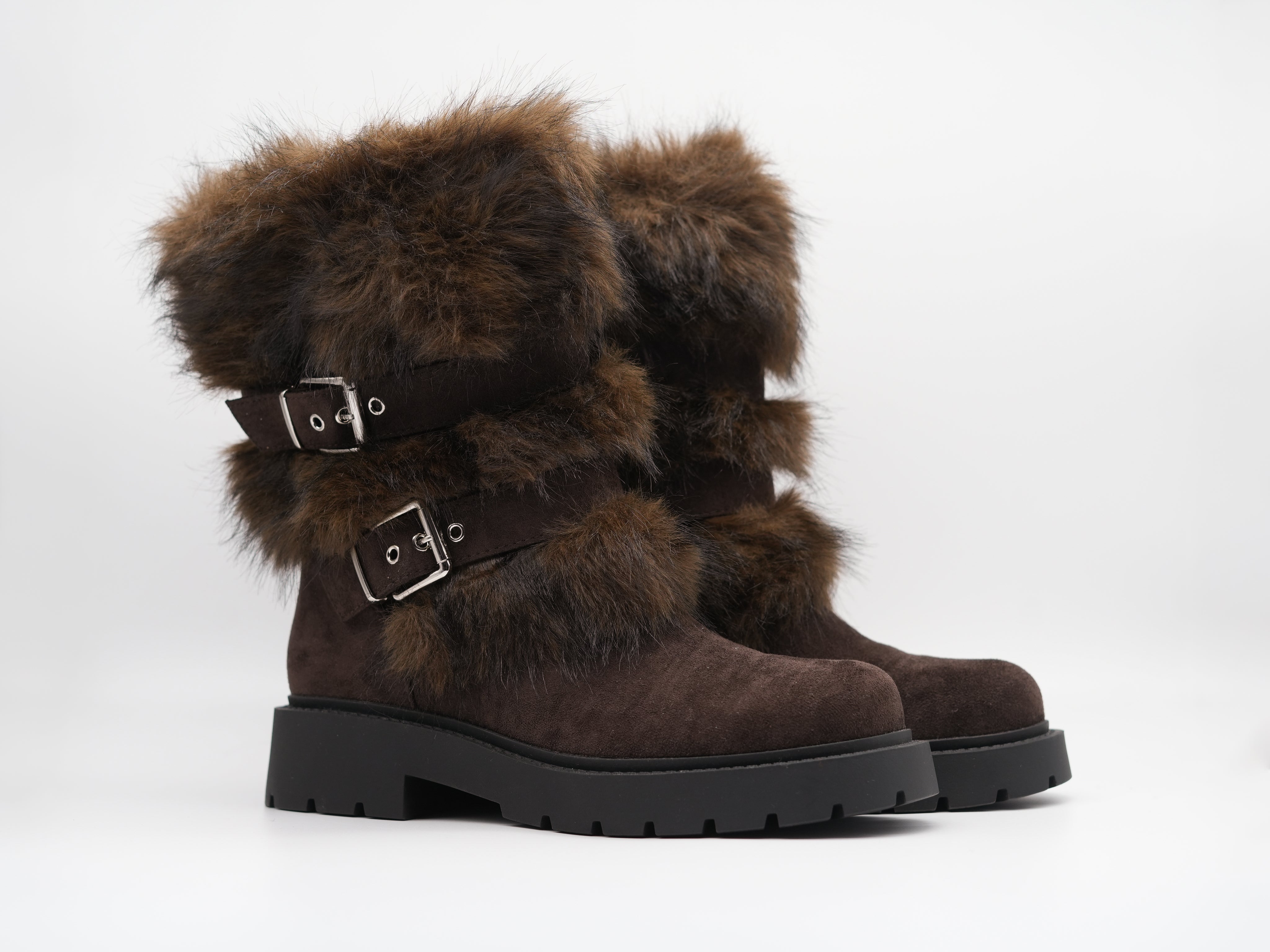 Boots mit Kunstfell und Schnallen