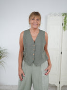 Leinen Weste mit Naturknopf Olive