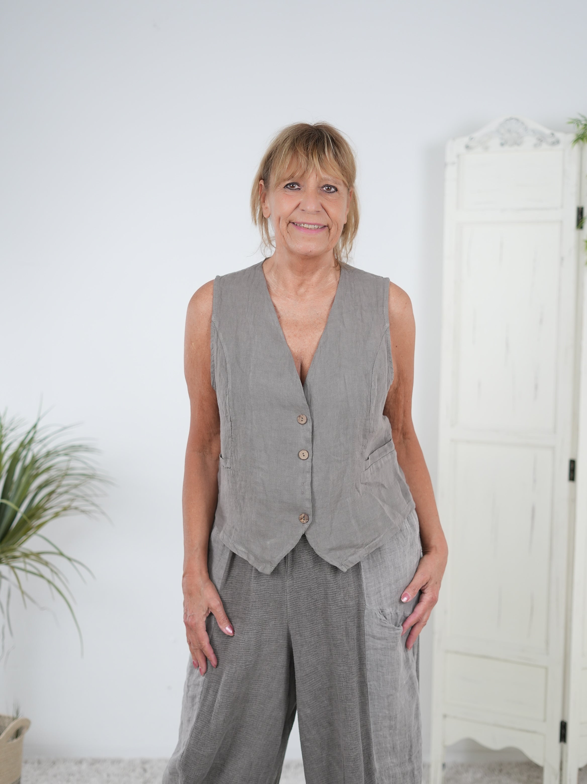 Leinen Weste mit Naturknopf Taupe