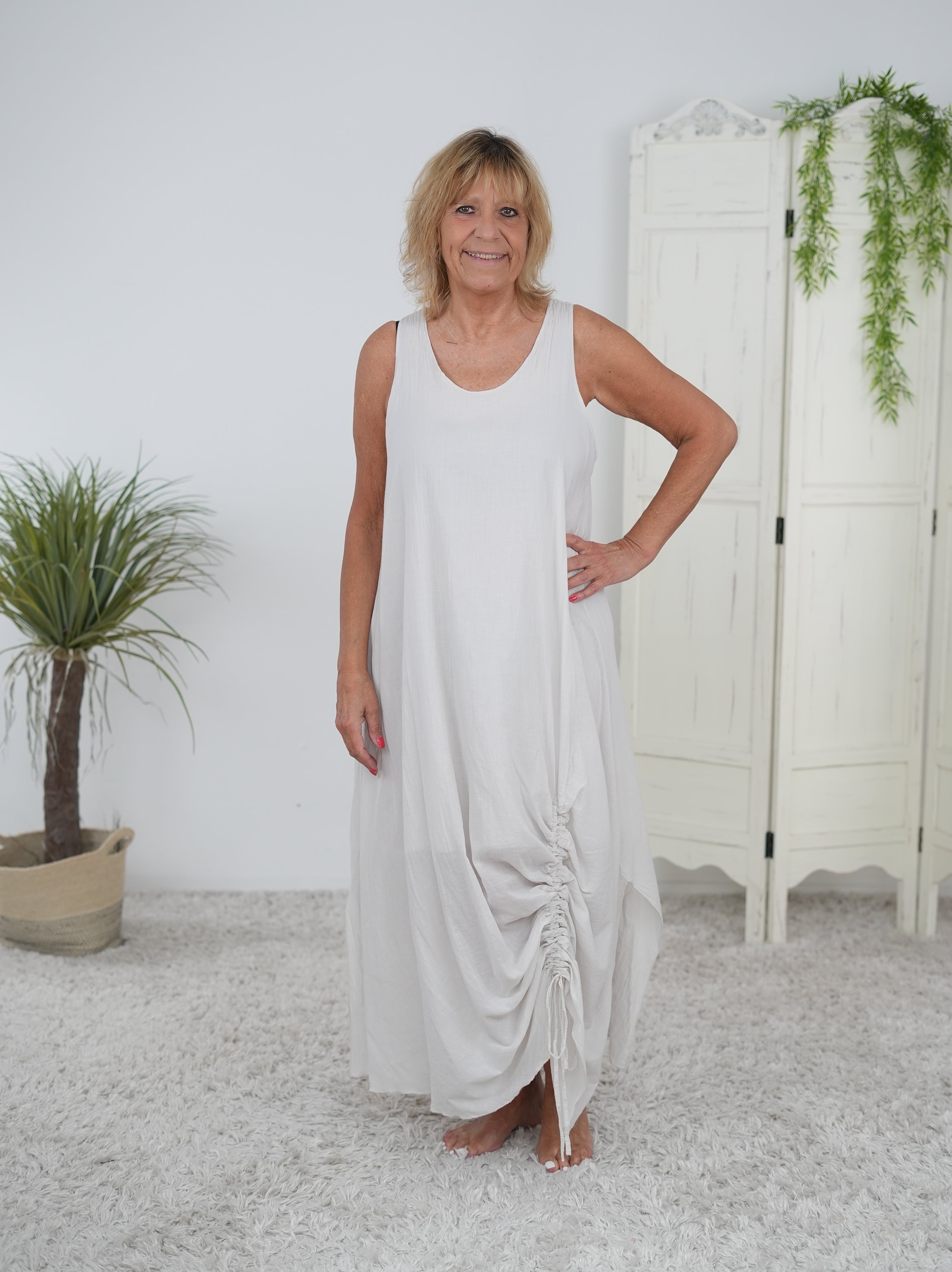 Leichtes Baumwoll-Kleid mit Raffung Beige
