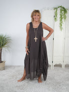 Leichtes Baumwoll-Kleid mit Raffung Schoko
