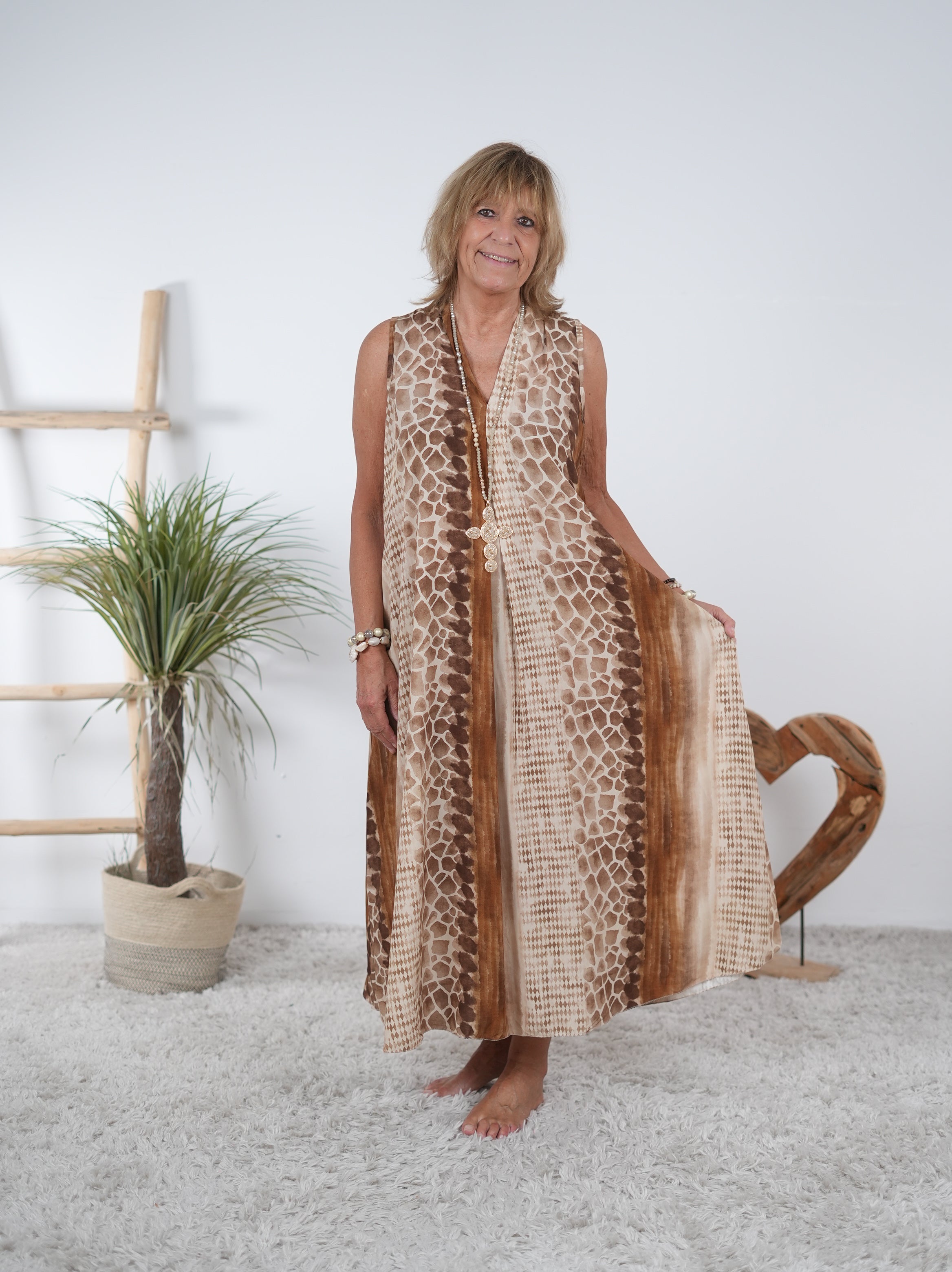 Leichtes Kleid im Mustermix Beige