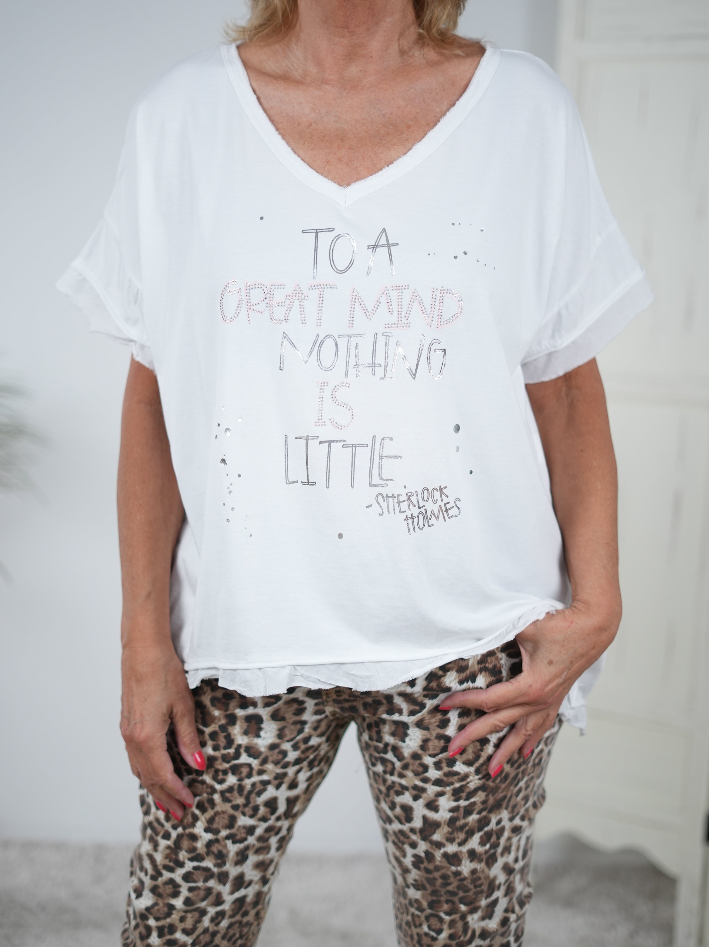 Oversize Shirt im Vokuhila Schnitt mit Schriftzug Weiß