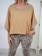 Poncho Shirt mit Leo Akzenten Camel