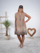 Leichtes Kleid mit breiten Trägern und Leo Print