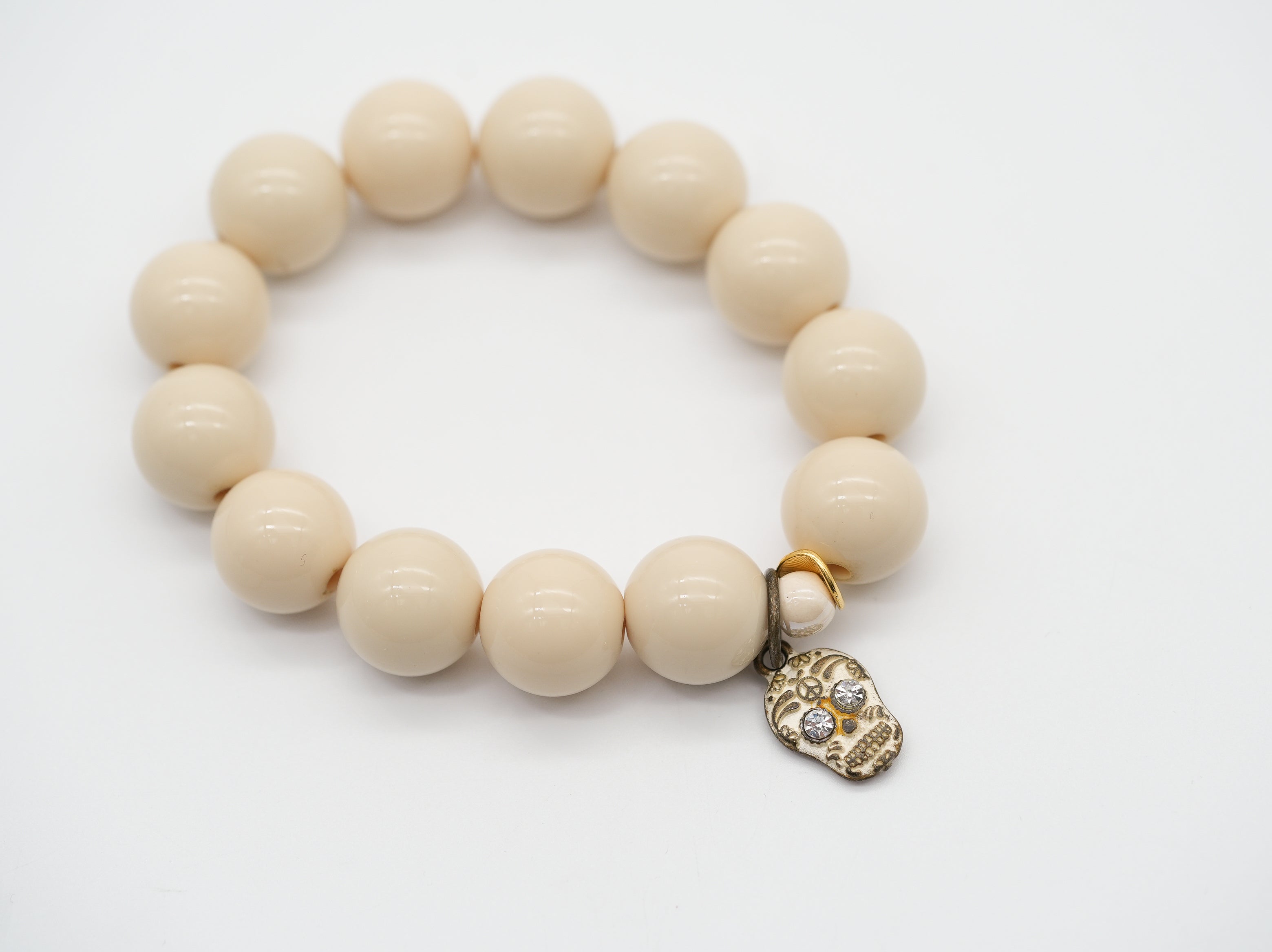 SchauTime Armband, Keramikperlen mit Skull Amulett Sahara