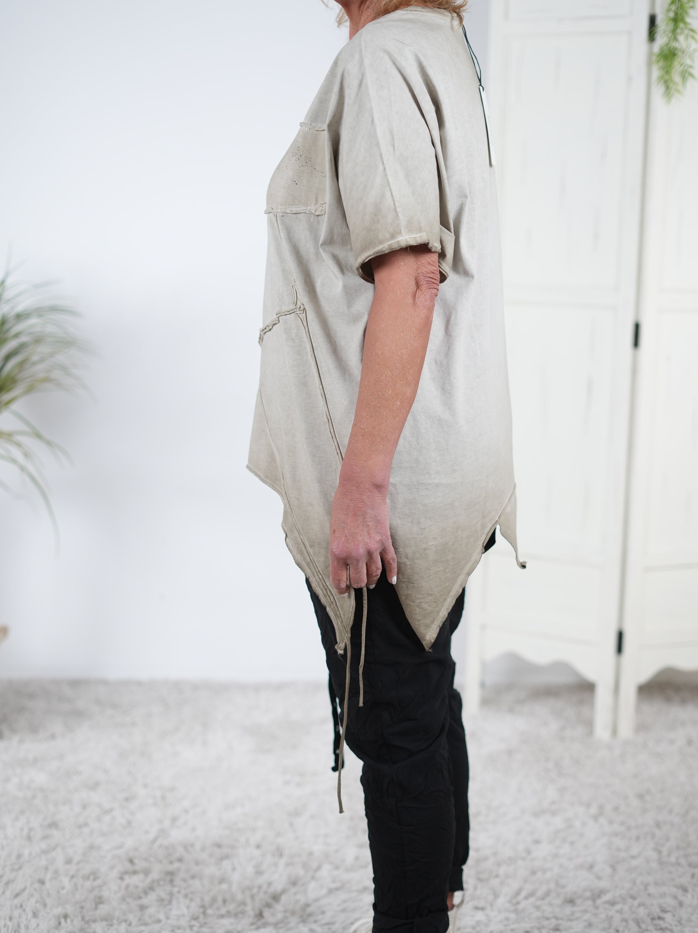 asymmetrisch geschnittenes oversize Shirt, Naturton