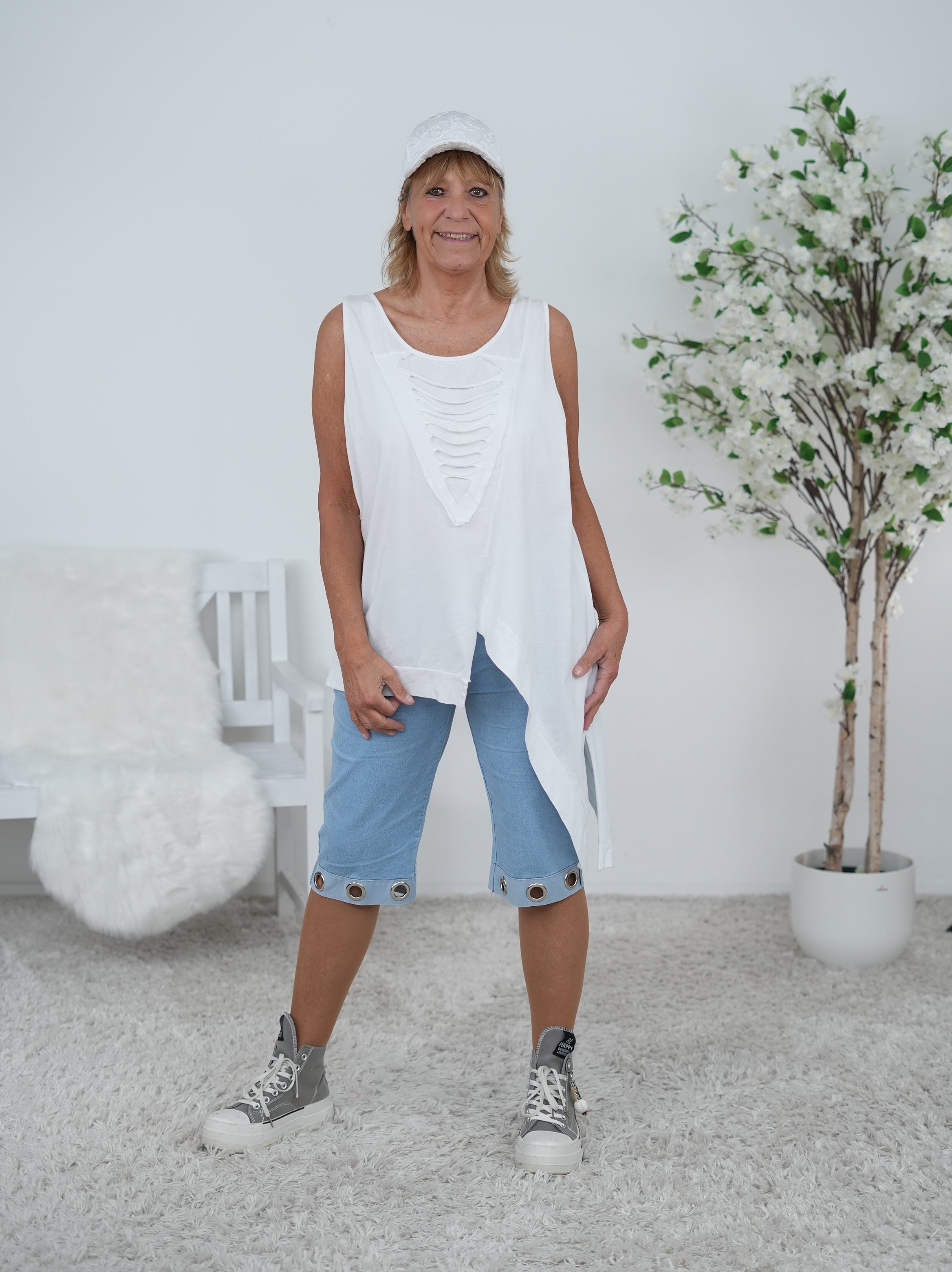 asymmetrisch geschnittenes Top mit auffälligem Ausschnitt Weiß