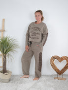 Ausgefallener 2-Teiler mit Hingucker Print Taupe
