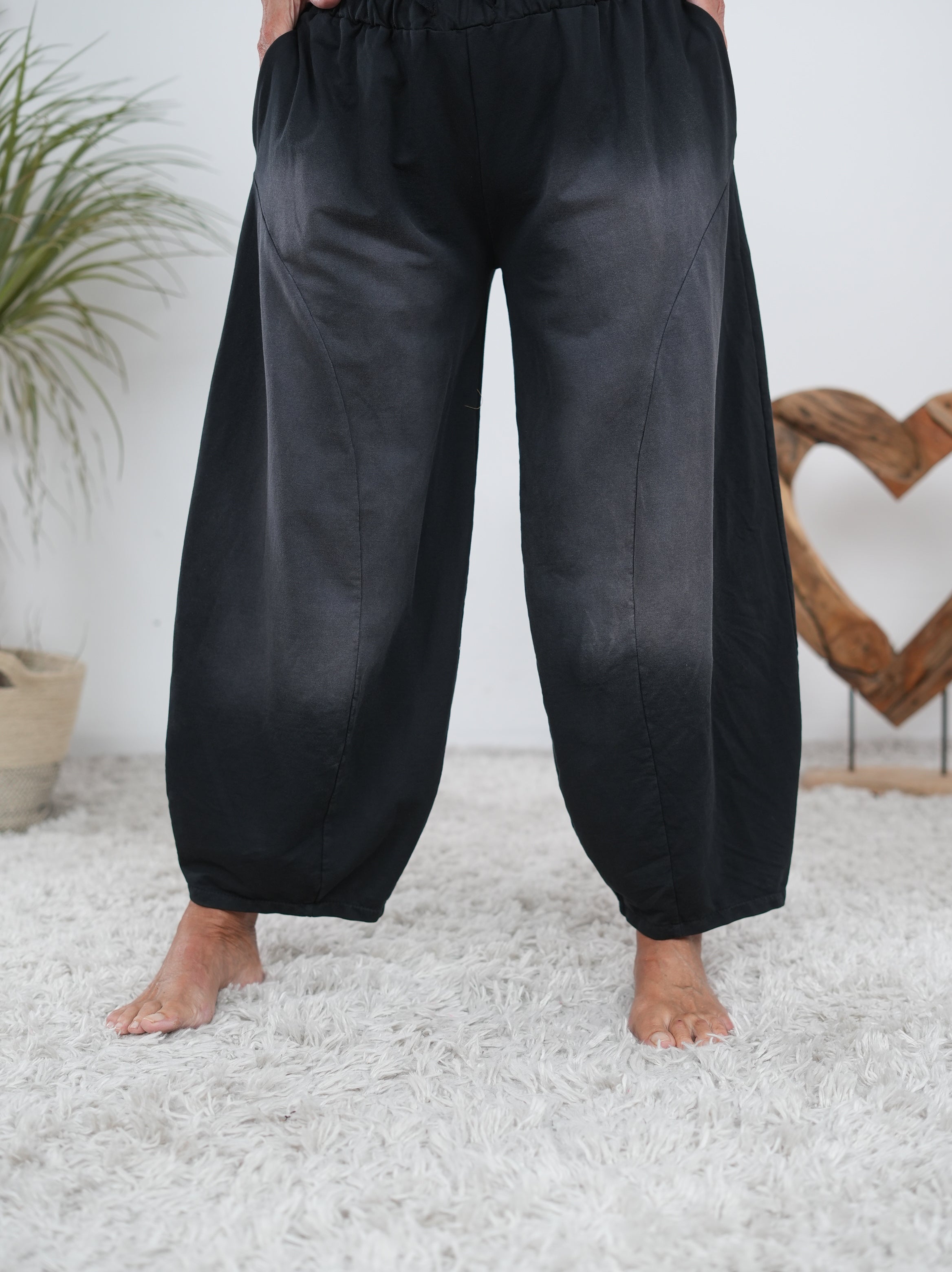 Ballonhose mit ausgefallener Waschung Schwarz