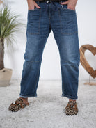 Blue Jeans mit Gummibund und Eingriffstaschen