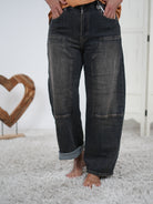 Bottle Jeans mit hellen Akzenten