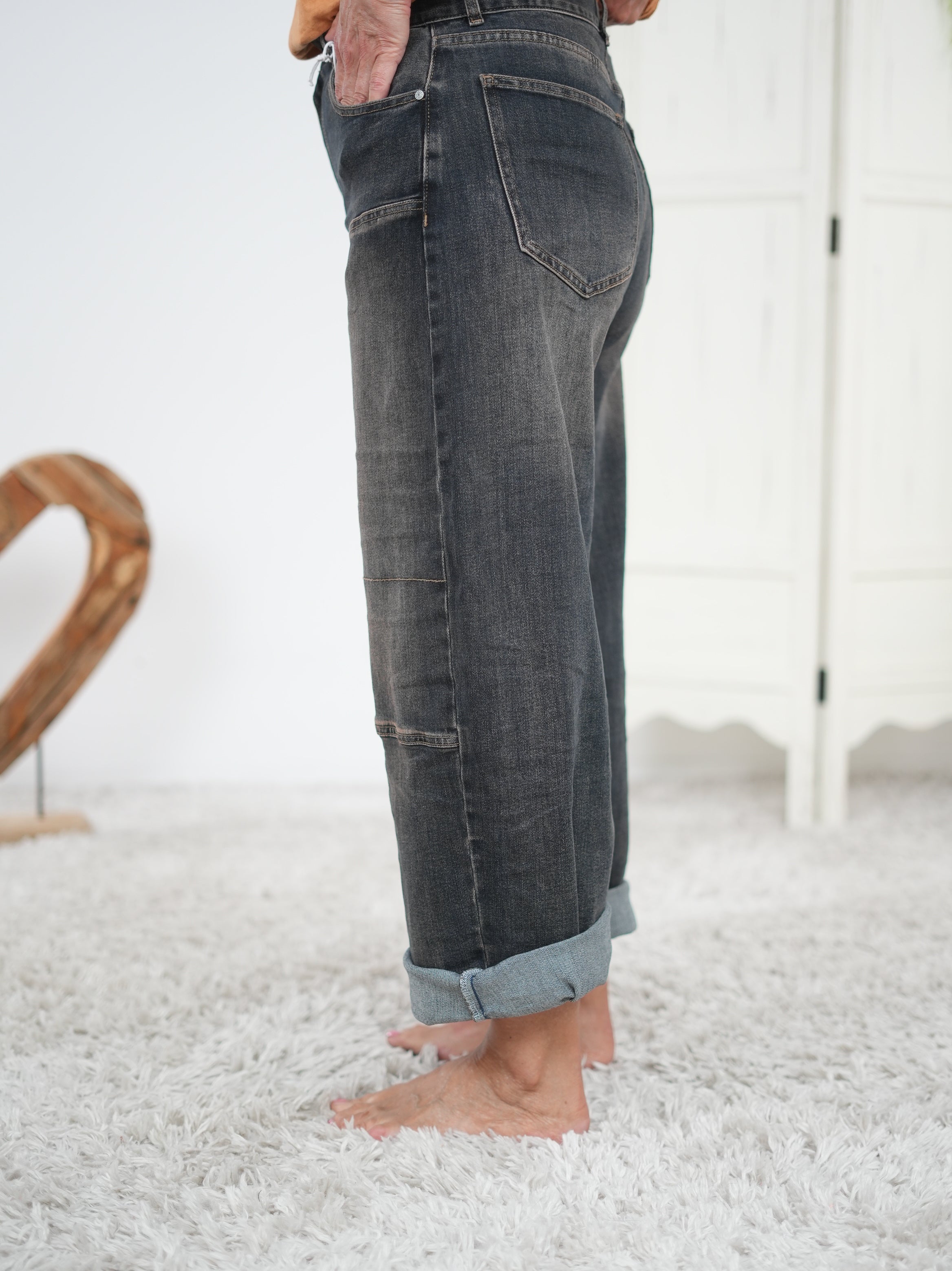 Bottle Jeans mit hellen Akzenten