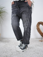Boyfriend Jeans mit seitlicher Knopfleiste
