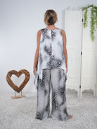 eleganter 2-Teiler im Leo Look