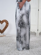 eleganter 2-Teiler im Leo Look