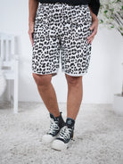 Joggy im Leo Look mit Nieten verziert Weiß