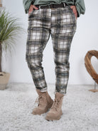karierte Pants mit Gürtel Olive