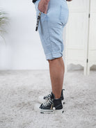 Kurze Joggy mit heller Waschung im Jeans Look