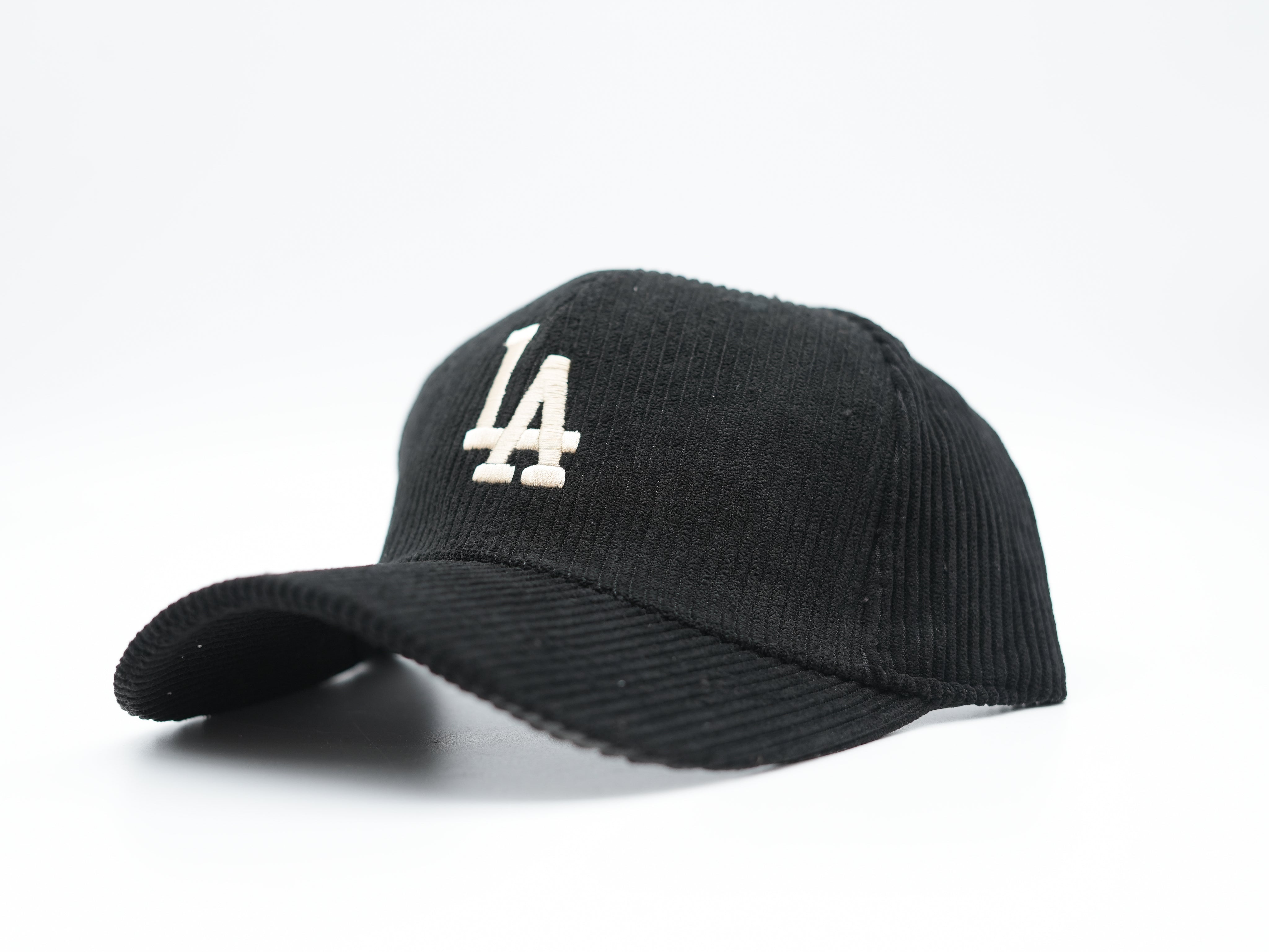 Cap aus Cord mit "LA" Bestickung Schwarz