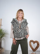 lässiger Baumwoll-Pullunder im Leo Look Olive