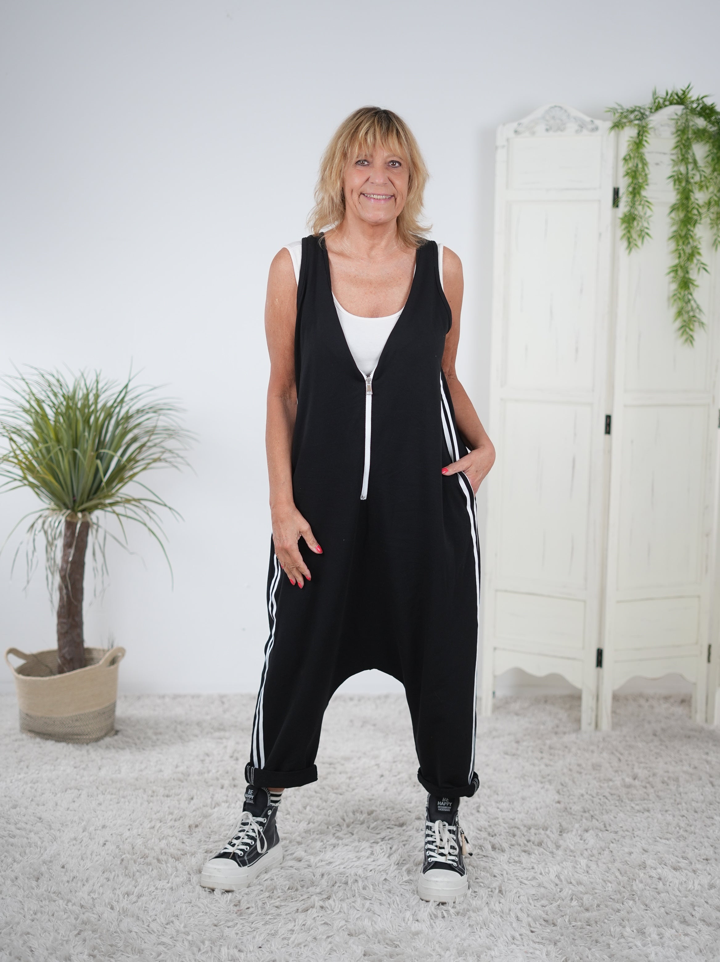 lässiger Jumper mit seitlichen Streifen Schwarz