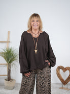 lässiges oversized Sweaty mit auffälligem Ausschnitt Schoko