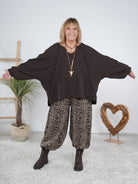 lässiges oversized Sweaty mit auffälligem Ausschnitt