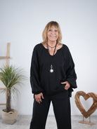 lässiges oversized Sweaty mit auffälligem Ausschnitt Schwarz