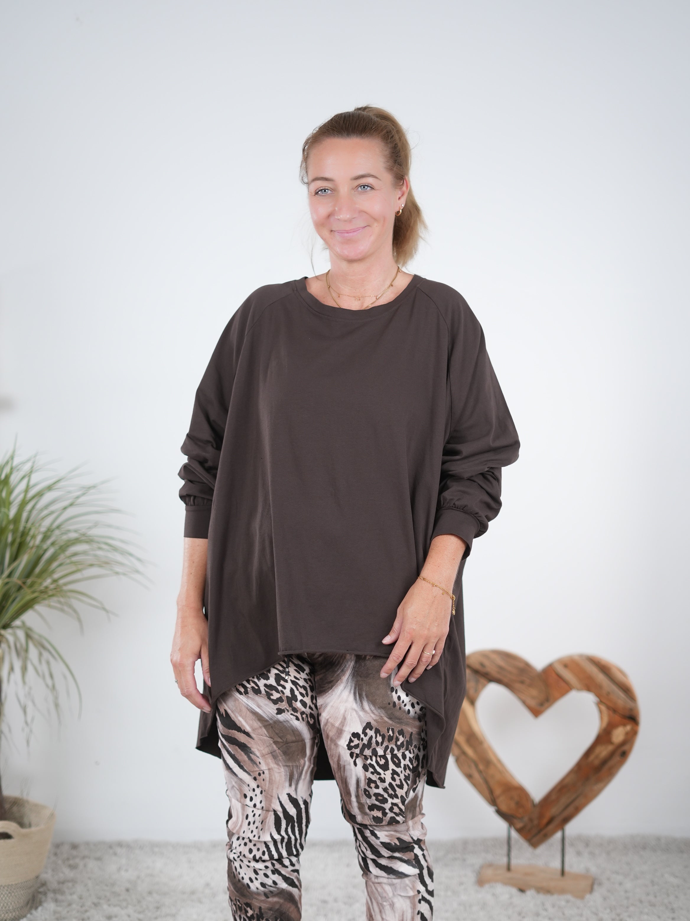 Langarm Shirt mit Ärmelbündchen im Vokuhila Schnitt