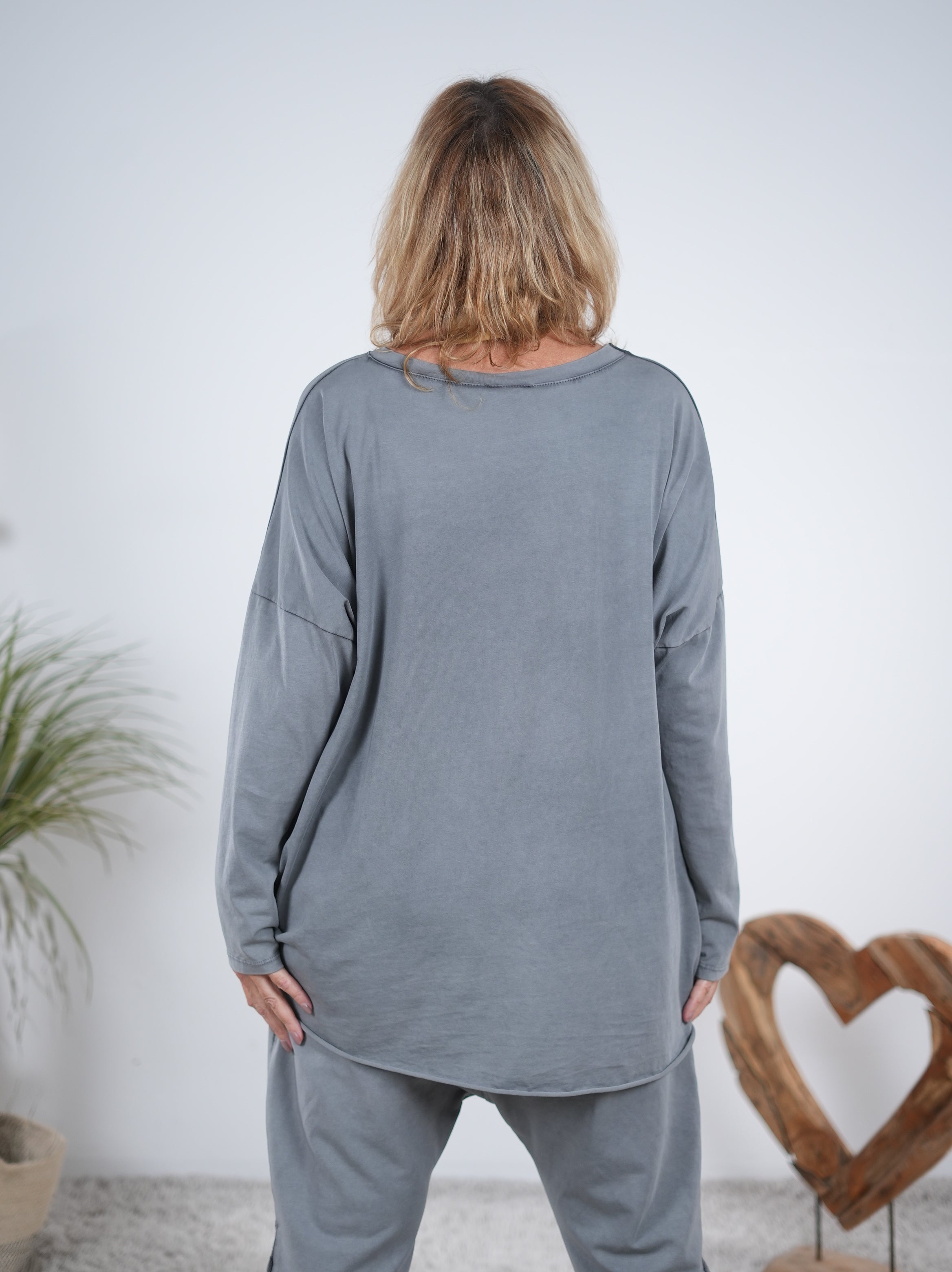 langarm Shirt mit Schriftzug und überschnittenem Arm