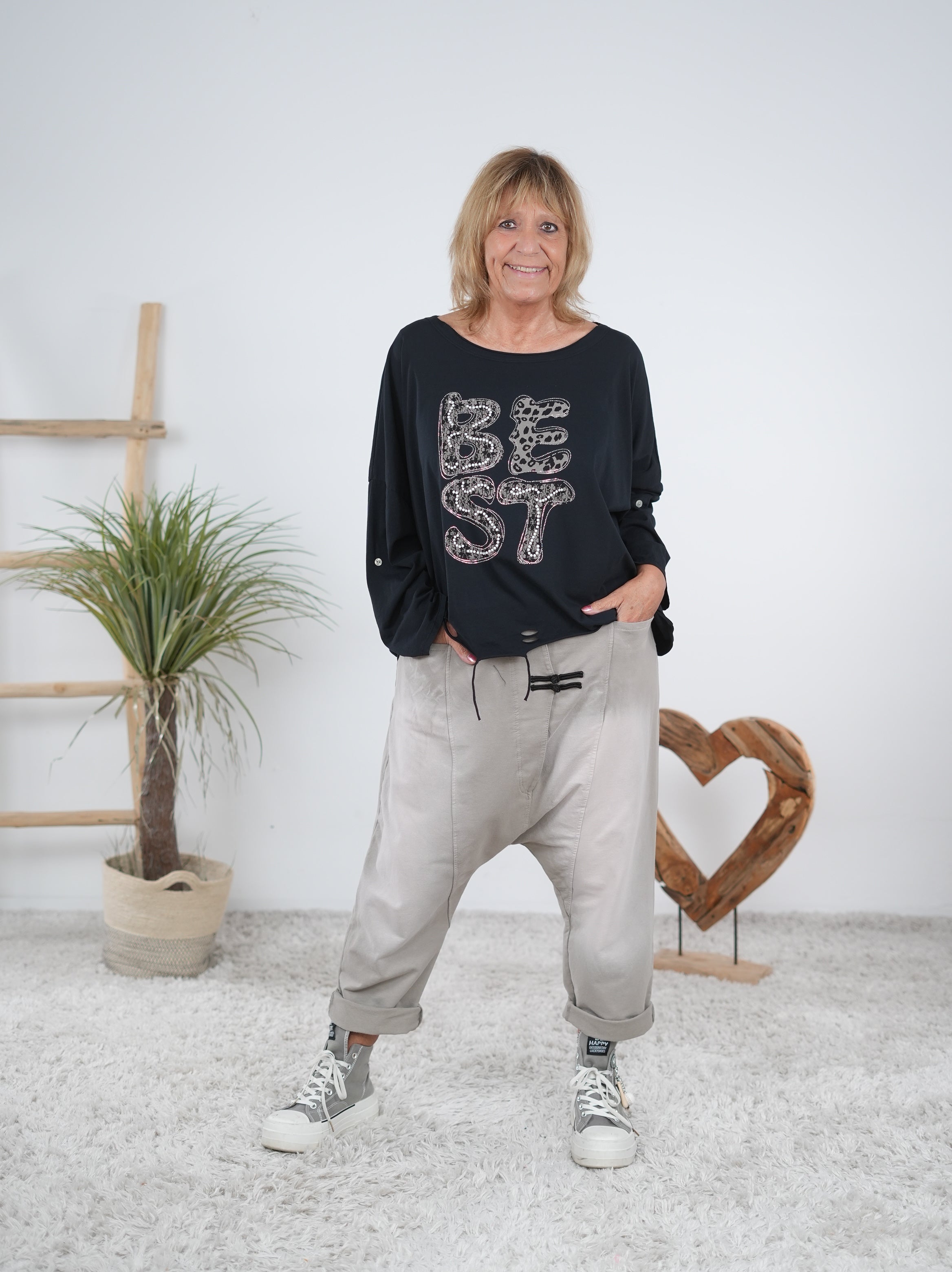 langarm Shirt mit Schriftzug und überschnittenem Arm