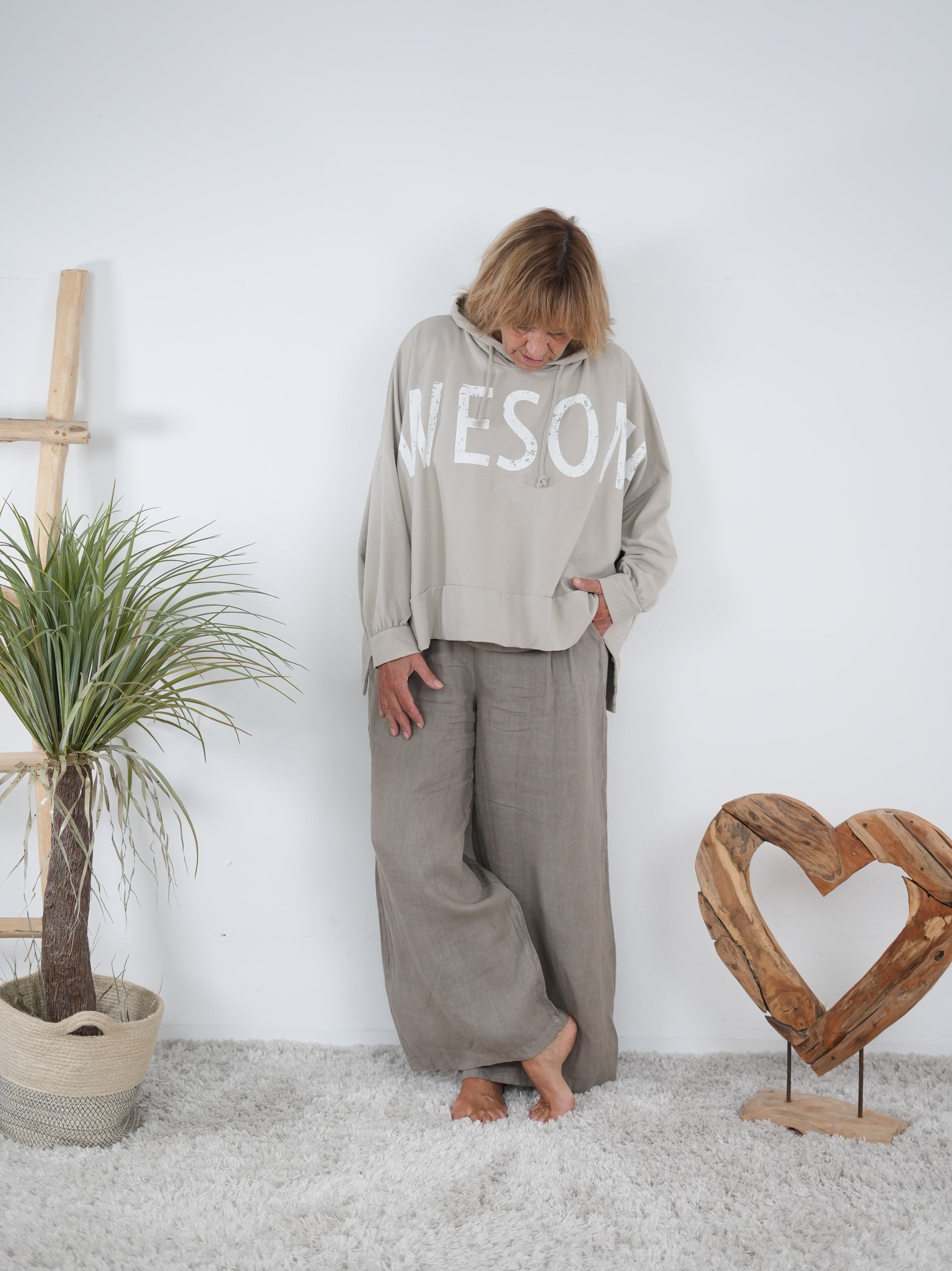 leichter Hoody im Vokuhila Schnitt Beige