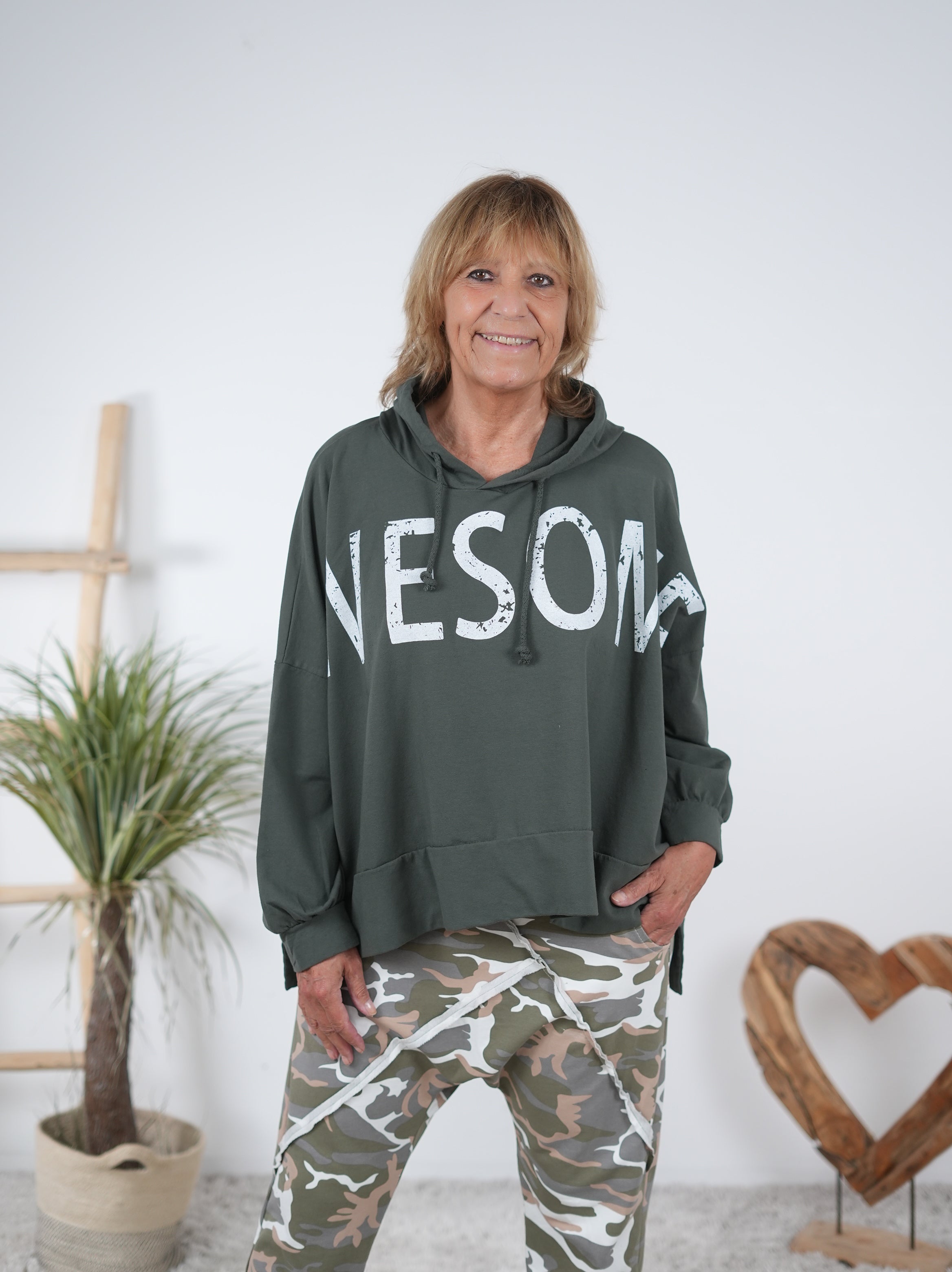 leichter Hoody im Vokuhila Schnitt Olive