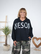 leichter Hoody im Vokuhila Schnitt Schwarz