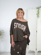 leichter oversize Poncho mit Schriftzug Schoko
