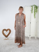 leichtes Kleid im Leo Look mit V-Ausschnitt