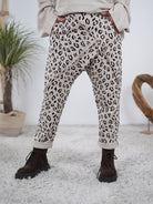 Leo Baggy mit Außennähten Beige