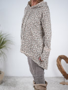 Longhoody im Leo Look