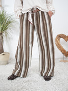 Marlene Hose in Streifen aus Leinen Schoko Taupe