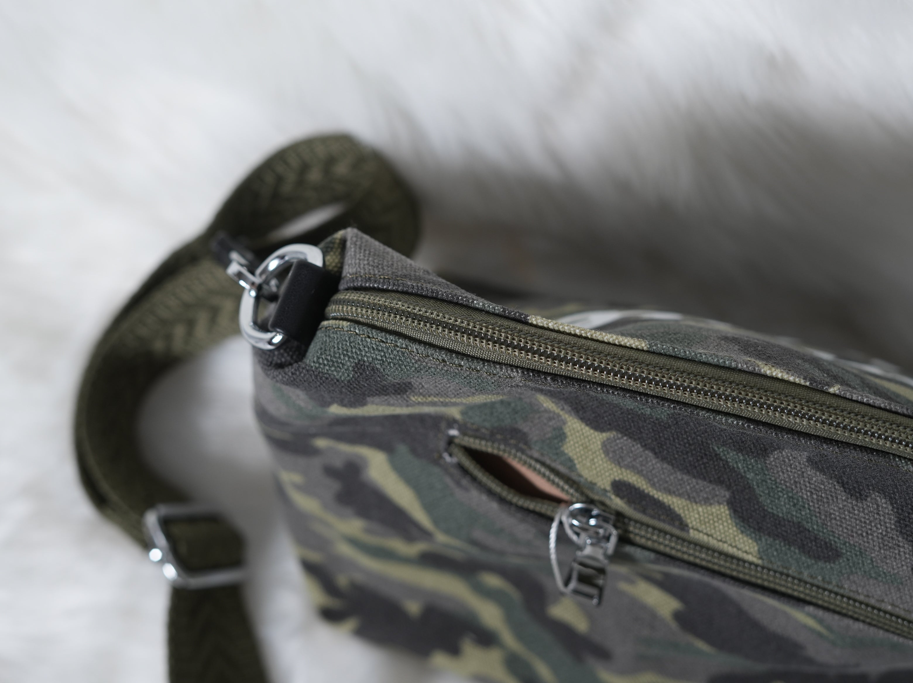 Niedliche Crossbag in Camouflage