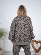 oversize Leo Sweater mit Außennähten