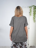 Oversize Shirt im Vokuhila Schnitt mit Schriftzug