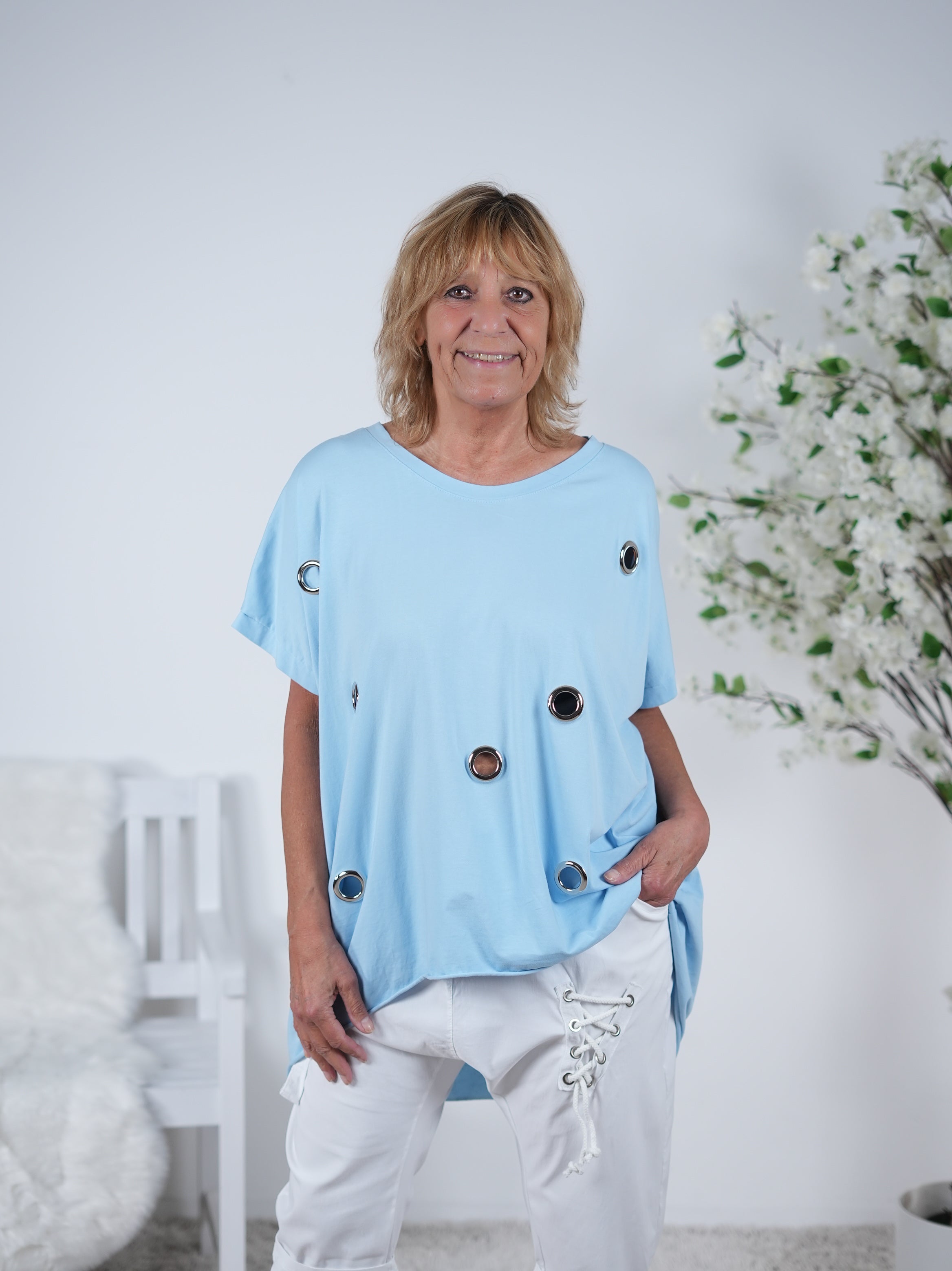 oversize Shirt mit Rundhalsausschnitt und Ösen Hellblau
