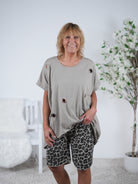 oversize Shirt mit Rundhalsausschnitt und Ösen Taupe